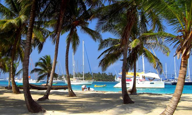 This could be you - San Blas ARC boats anchored at Chichime ©  SW